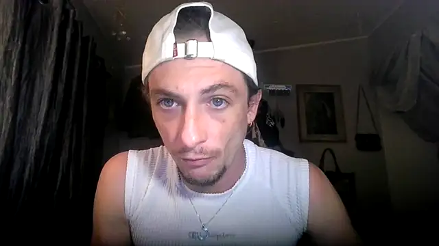 Snapshot of Dubbsssss chatting on 05-16-26, 08:00 Dubbsssss online show from 05-16-26, 08:00