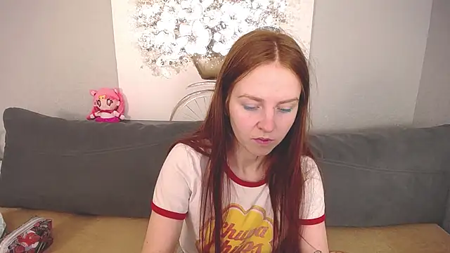 Evarey  online show from 10-14-25, 04:57