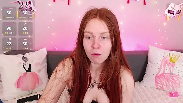 Snapshot of Evarey_ chatting on 05-20-26, 04:07 Evarey online show from 05-20-26, 04:07