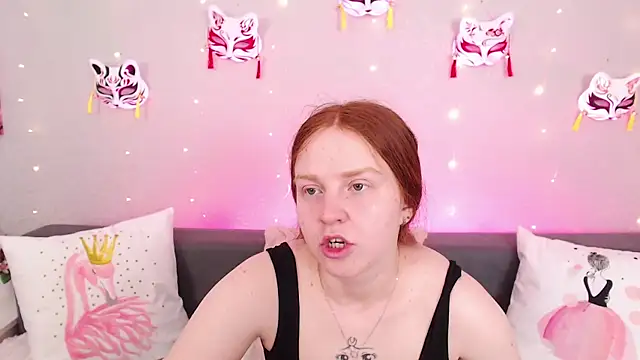 Evarey  online show from 06-18-26, 04:13