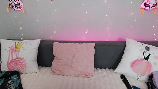 Evarey  online show from 07-24-26, 04:43