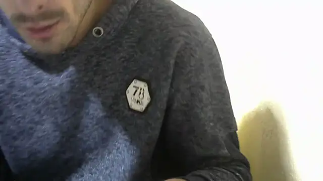 Snapshot of MakabulaAndrey chatting on 10-23-25, 07:01 MakabulaAndrey online show from 10-23-25, 07:01