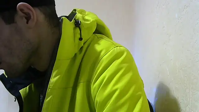 Snapshot of MakabulaAndrey chatting on 12-15-25, 07:29 MakabulaAndrey online show from 12-15-25, 07:29