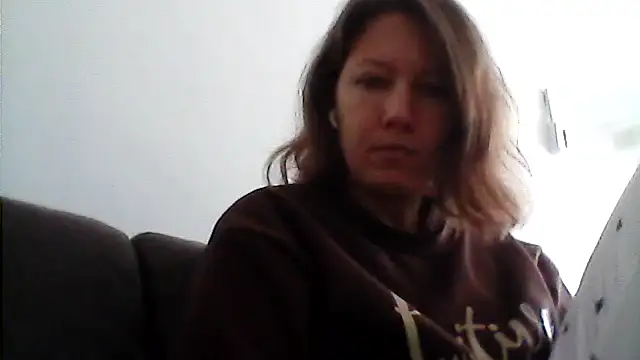 Snapshot of Karivane chatting on 03-26-26, 02:55 Karivane online show from 03-26-26, 02:55