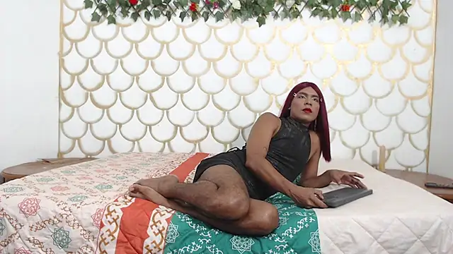 nahomy smiith online show from 02-06-26, 05:23