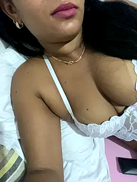 Snapshot of Brunamorenago chatting on 11-06-25, 12:33 Brunamorenago online show from 11-06-25, 12:33