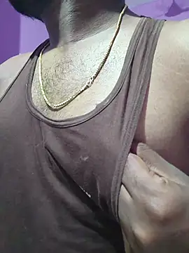 Snapshot of Y0ur_Slave chatting on 05-29-26, 05:33 Y0ur Slave online show from 05-29-26, 05:33