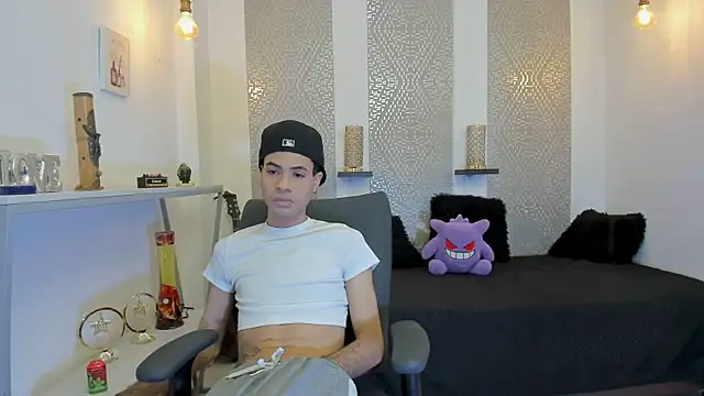 JacobBlackwell  online show from 11-06-25, 07:26