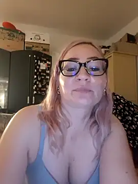 Snapshot of vivonivo chatting on 10-15-25, 08:09 vivonivo online show from 10-15-25, 08:09