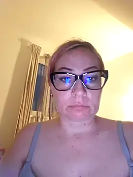 Snapshot of vivonivo chatting on 11-20-25, 03:34 vivonivo online show from 11-20-25, 03:34