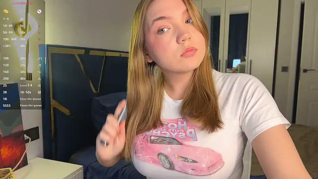 Snapshot of RebeccaEglitis chatting on 05-19-26, 05:08 RebeccaEglitis online show from 05-19-26, 05:08