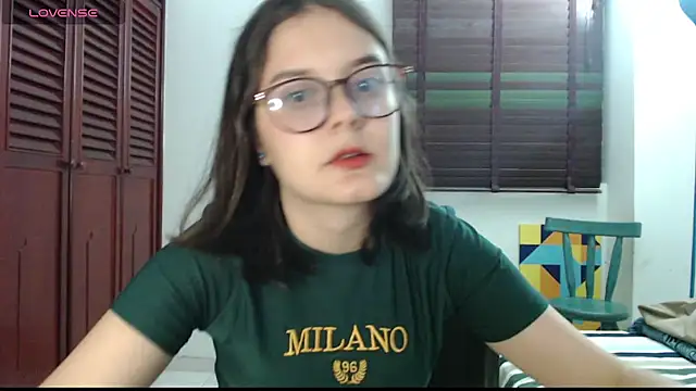 Snapshot of CarlaLorez chatting on 10-12-25, 03:38 CarlaLorez online show from 10-12-25, 03:38