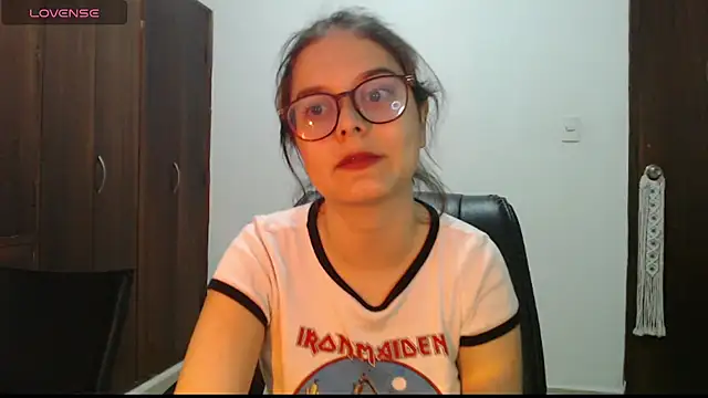 Snapshot of CarlaLorez chatting on 10-18-25, 11:16 CarlaLorez online show from 10-18-25, 11:16
