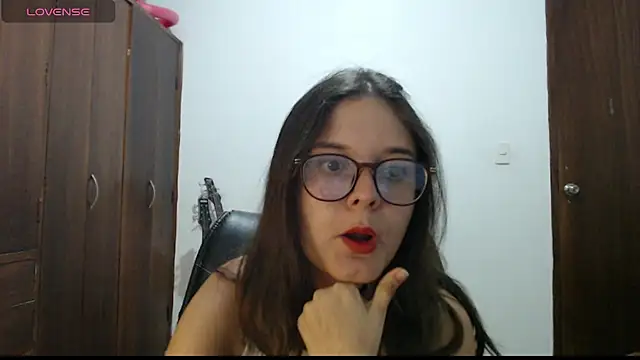 CarlaLorez online show from 04-23-26, 01:07