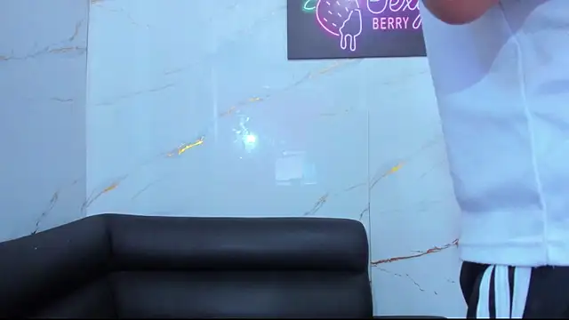 Little nicoll online show from 01-06-26, 11:18