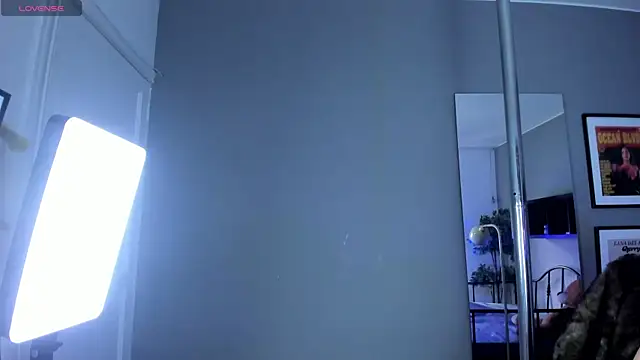 Snapshot of Bayonetta_doll chatting on 01-13-26, 12:54 Bayonetta doll online show from 01-13-26, 12:54