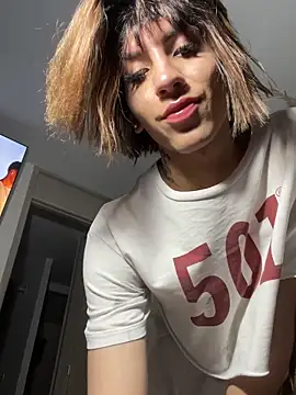 SiaraRealist online show from 03-11-26, 01:55