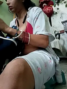 Snapshot of Parya_109 chatting on 10-26-25, 08:42 Parya 109 online show from 10-26-25, 08:42