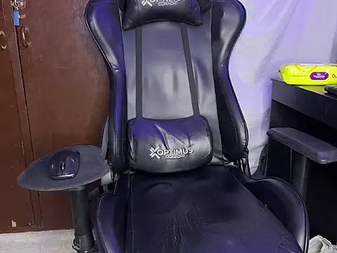 BigTitsGirl04 online show from 04-21-26, 02:51