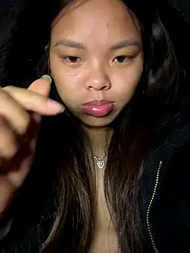 hello-cute online show from 11-25-25, 06:08