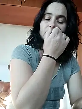 Snapshot of Ella-433 chatting on 11-24-25, 12:27 Ella-433 online show from 11-24-25, 12:27