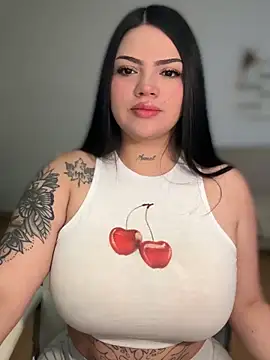 dulcemarianh  online show from 06-18-26, 04:02