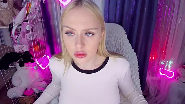 CeaneLino online show from 03-22-26, 03:37