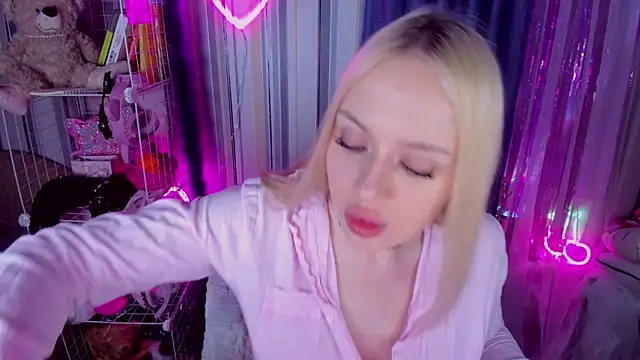 CeaneLino online show from 04-17-26, 03:48