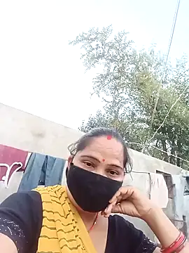 Snapshot of Ut_kanchna chatting on 10-11-25, 12:26 Ut kanchna online show from 10-11-25, 12:26