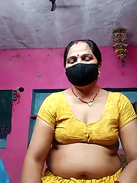 Snapshot of Ut_kanchna chatting on 10-15-25, 11:43 Ut kanchna online show from 10-15-25, 11:43