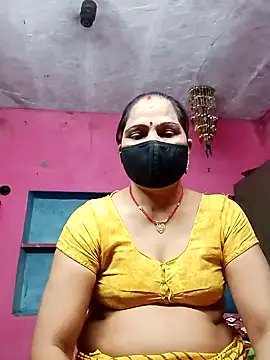 Snapshot of Ut_kanchna chatting on 10-18-25, 01:01 Ut kanchna online show from 10-18-25, 01:01