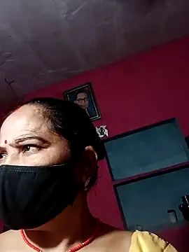 Snapshot of Ut_kanchna chatting on 10-22-25, 02:17 Ut kanchna online show from 10-22-25, 02:17