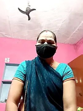 Snapshot of Ut_kanchna chatting on 10-31-25, 10:55 Ut kanchna online show from 10-31-25, 10:55