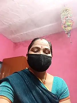 Snapshot of Ut_kanchna chatting on 11-06-25, 12:39 Ut kanchna online show from 11-06-25, 12:39