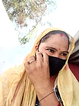 Snapshot of Ut_kanchna chatting on 11-13-25, 09:52 Ut kanchna online show from 11-13-25, 09:52