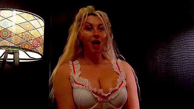 LeticiaReys online show from 03-03-26, 01:06