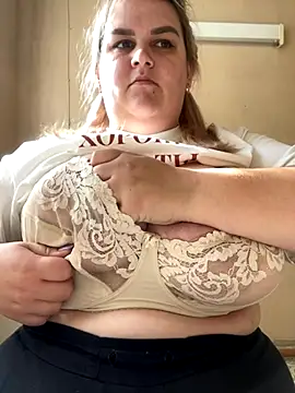 Snapshot of Vita6777 chatting on 10-08-25, 06:11 Vita6777 online show from 10-08-25, 06:11