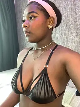 Snapshot of KarinaFlowers_ chatting on 11-11-25, 12:16 KarinaFlowers online show from 11-11-25, 12:16