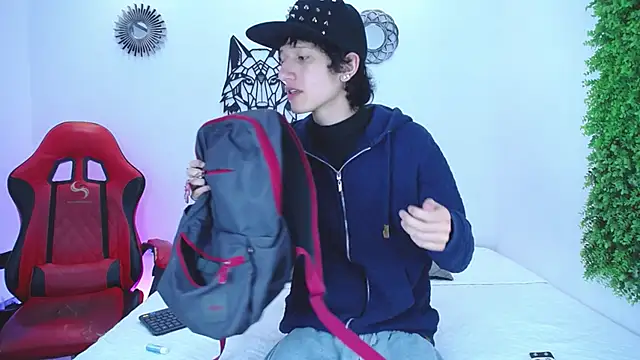 Emo Boy  online show from 11-12-25, 12:49