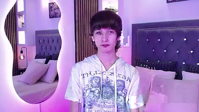 Snapshot of Emo_Boy_ chatting on 04-23-26, 08:33 Emo Boy online show from 04-23-26, 08:33