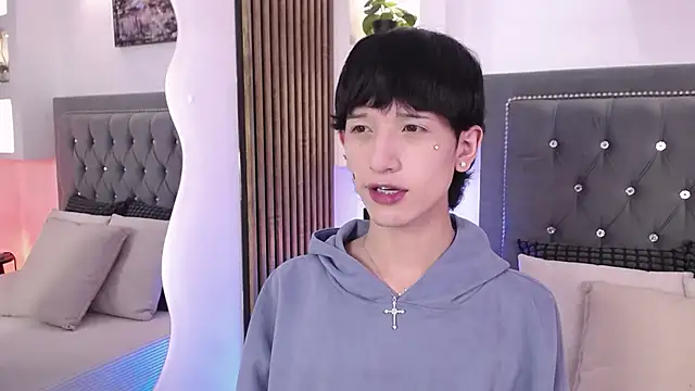 Snapshot of Emo_Boy_ chatting on 06-07-26, 08:23 Emo Boy online show from 06-07-26, 08:23