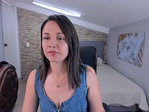 Tatis Corredor online show from 10-14-25, 01:45