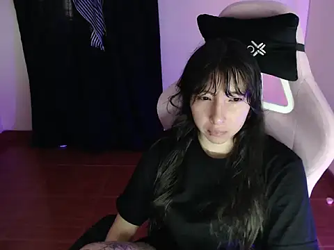 Snapshot of scarlethgasaiyuno chatting on 10-15-25, 01:22 scarlethgasaiyuno online show from 10-15-25, 01:22