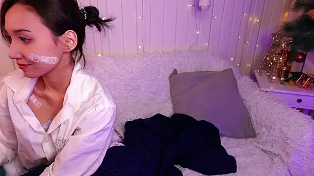 GentleMusee online show from 12-21-25, 10:39