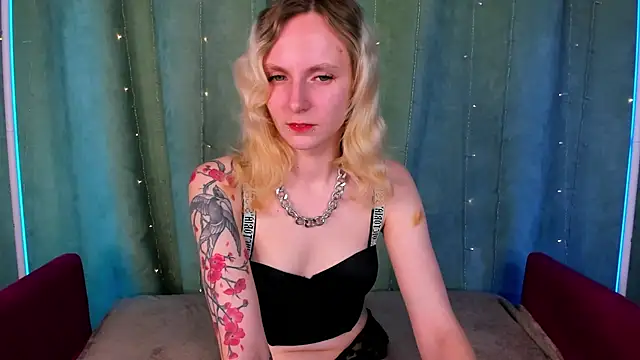 LikiLips online show from 11-28-25, 01:30