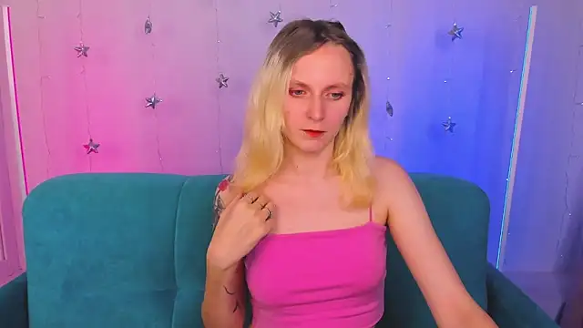 LikiLips online show from 12-18-25, 01:22