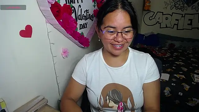 Miss  kendra  online show from 06-17-26, 01:30