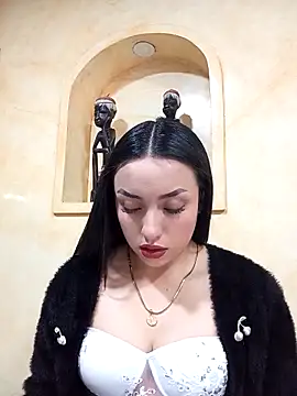Snapshot of LUCIA_27- chatting on 10-18-25, 01:12 LUCIA 27- online show from 10-18-25, 01:12