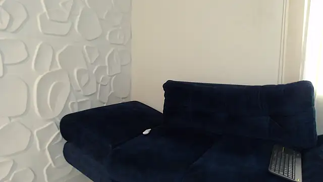 Snapshot of ChloeeRosse chatting on 10-20-25, 11:43 ChloeeRosse online show from 10-20-25, 11:43