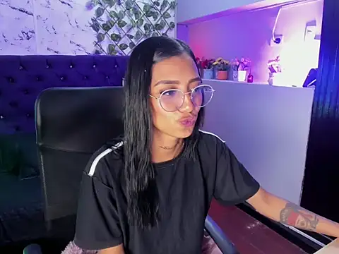 KarlaSlutSkinny   online show from 04-16-26, 09:39